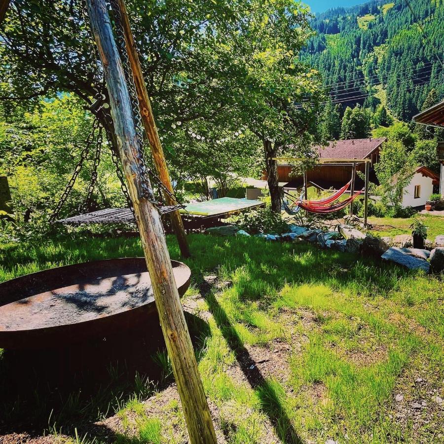 Backyard Mountain Vandrarhem Mayrhofen Exteriör bild
